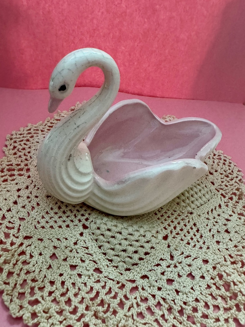 Vintage Swan Ceramic Bowl in Soft Pink and White